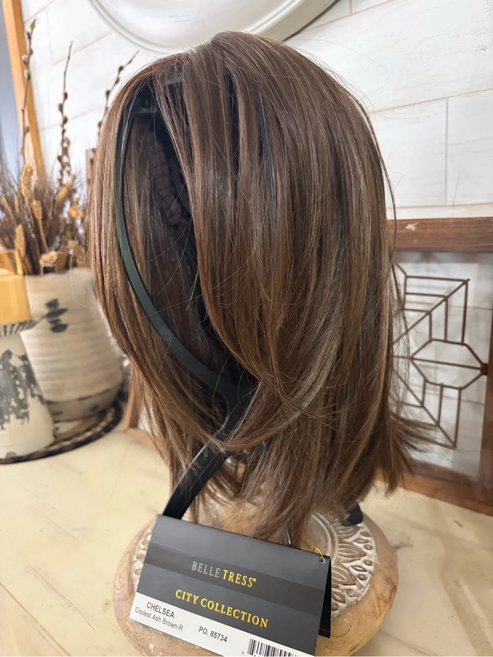 Belle Tress Chelsea heat friendly Synthetic Wig. Coolest Ash Brown R. New!